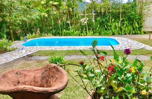 Mambucaba Casa | Chácara Colibris in the middle of the forest and the sea