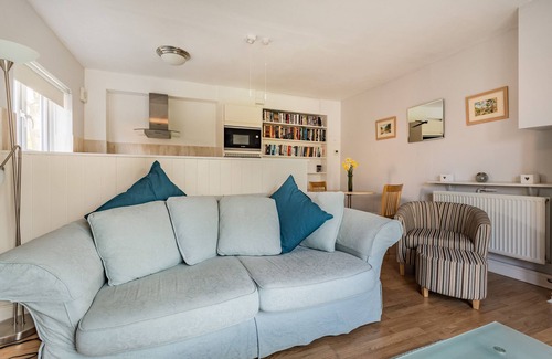 Evesham Cabaña | CHADBURY HOUSE ANNEXE, pet friendly, with a garden in Evesham