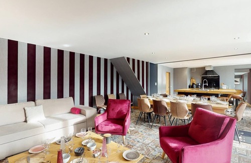La Chaise-Baudouin Cabaña | Vivienda · La Chaise-Baudouin · ★4,0 · 7 dormitorios · 11 camas · 5 baños
