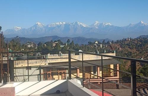 Almora Hotel | Chaitanya Himalayan Majesty