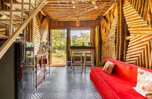 Chapora Cabaña | Chakra: Premium Retro AC Cottage in Vagator