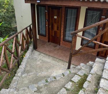 Penedo Cabina | Chalé 10 com cozinha próx ao centro