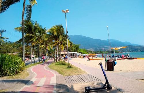 Centro Comercial Chalet De Esquí | Chalé a 5 minutos da Praia do Perequê