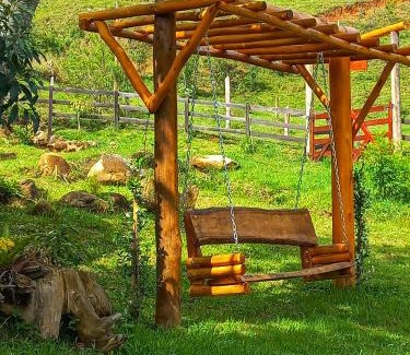 Sapucai-Mirim Chalet De Esquí | Chalé Araucária- Vale das Pedras MG