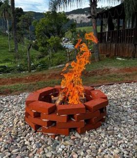 Rio dos Cedros Chalet De Esquí | Chalé canadense em Rio Bonito