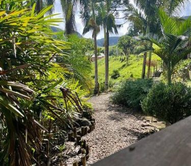 Rio dos Cedros Chalet De Esquí | Chalé canadense em Rio Bonito