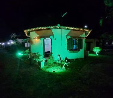 Rio das Ostras Casa | Chalé com 2 quartos a Beira Mar