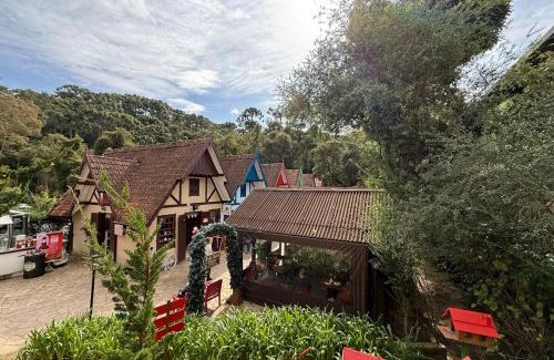 Buenopolis Chalet De Esquí | Chalé com Banheira e Vista no Centro de Monte Verde