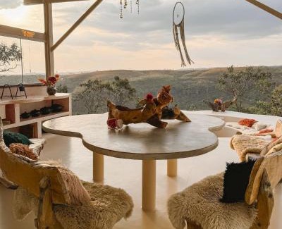 Alto Paraiso de Goias Chalet De Esquí | Chalé com vistas do vale encantado