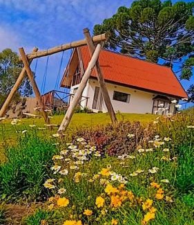 Sao Bento do Sapucai Chalet De Esquí | Chalé com vidros e hidromassagem