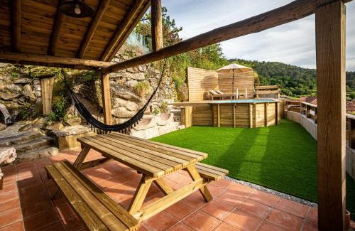 Moncao Chalet De Esquí | Chalé dos Penedos, sossego e piscina privada