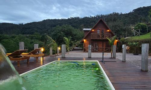 Caruru Cabina | Chalé Familiar com Jacuzzi e Piscina