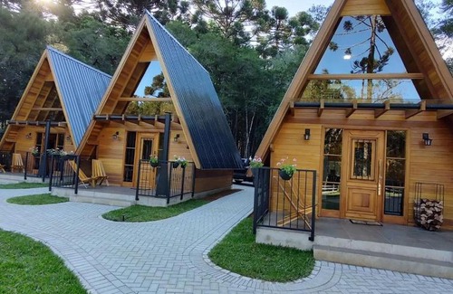 Canela Chalet De Esquí | Chalé Magia das Hortênsias, relaxe na hidromassagem!