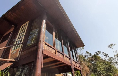 Lumiar Chalet De Esquí | Chalé Pakere Bellavista - visão magnífica do vale e montanhas a mais de mil metros de altitude, wi-fi, sauna, piscina e água de nascente - locação do chalé sem prestação de serviços