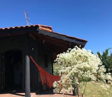 Bueno Brandao Chalet De Esquí | Chalé rústico de madeira perto de cachoeira