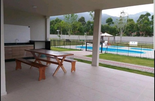 Vargem do Bom Jesus Apartamento | Apartamento 6 pessoas 2 Vagas de Garagem!Mobiliado