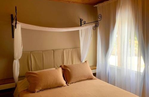 Santa Helena Chalet De Esquí | Chalé Sunset com Hidro, lareira, piscina, cavalo, trilha, tiro ao alvo