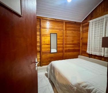 Itu Otro | Chalé Veraneio-Itú-SP Vista para o lago Camping Carrion