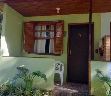 Maringa Cabina | Chalé vista do jardim 9