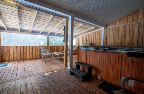 Matawinie Regional County Municipality Apartamento | Chalet Synergie|Hot Tub | River & Kayaks |Sleeps 8