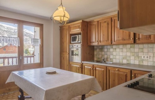 Saint-Marcel Chalet De Esquí | Chalet, balcón, chimenea o estufa a leña, parking, tv, local para esquís, 130m²
