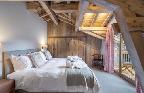 Villarabout Chalet De Esquí | Chalet, terrace, balcony, fireplace or stove, parking, tv, ski locker, 220m²