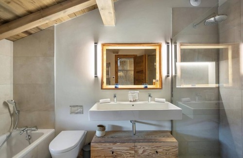 Villarabout Chalet De Esquí | Chalet, terrace, balcony, fireplace or stove, parking, tv, ski locker, 220m²