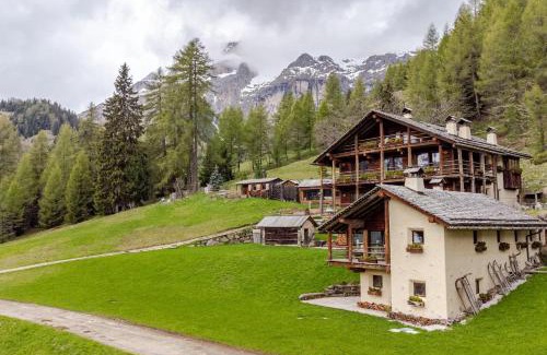 Livinallongo del Col di Lana Chalet De Esquí | Chalet Dolomites Luxe con Spa, Piscine, Jacuzzi e Cinema Privato