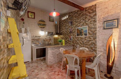 Centro Comercial Chalet De Esquí | Chale aconchegante a 5 minutos da Praia do Pereque