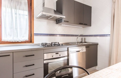 Estepona Chalet De Esquí | CHALET CON PISCINA A 1KM DEL CENTRO URBANO PARA 8 PERSONAS