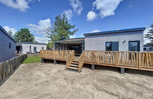 Jullouville Chalet De Esquí | Chalet à Jullouville - 6 couchages, piscine chauffée, près de la plage et commerces - FR-1-361-523