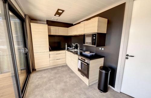 Jullouville Chalet De Esquí | Chalet à Jullouville - 6 couchages, piscine chauffée, près de la plage et commerces - FR-1-361-523