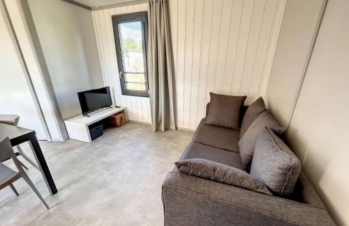 Jullouville Chalet De Esquí | Chalet à Jullouville - 6 couchages, piscine chauffée, près de la plage et commerces - FR-1-361-523