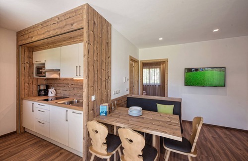 Tesimo Chalet De Esquí | Chalet '1 65m²' con vistas a la montaña, piscina comunitaria y Wi-Fi
