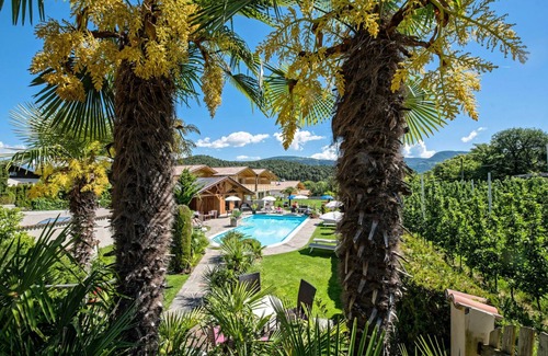 Tesimo Chalet De Esquí | Chalet '1 65m²' con vistas a la montaña, piscina comunitaria y Wi-Fi