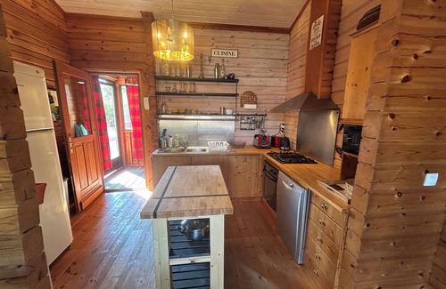 Vendays-Montalivet Chalet De Esquí | Chalet 10min from the ocean on large wooded grounds! Ideal for families!