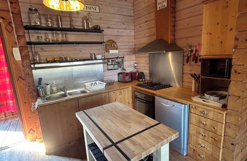Vendays-Montalivet Chalet De Esquí | Chalet 10min from the ocean on large wooded grounds! Ideal for families!