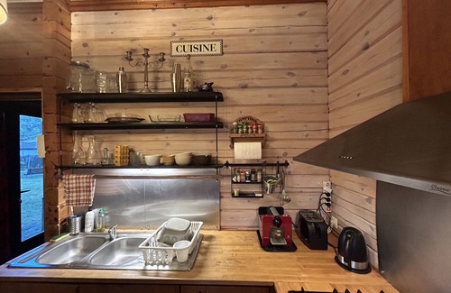 Vendays-Montalivet Chalet De Esquí | Chalet 10min from the ocean on large wooded grounds! Ideal for families!