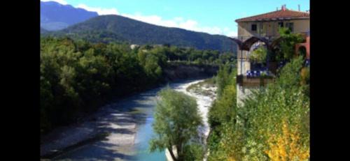 Aouste-sur-Sye Cama Y Desayuno | Chalet 2 du Lauzun