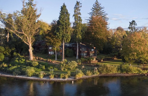 Taupo Chalet De Esquí | Chalet 2, The Retreat - located within a private lakefront estate