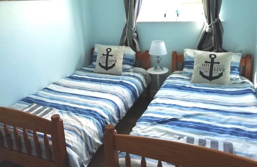 Widemouth Bay Chalet De Esquí | Chalet-Confortable-Baño Privado-Vista al patio