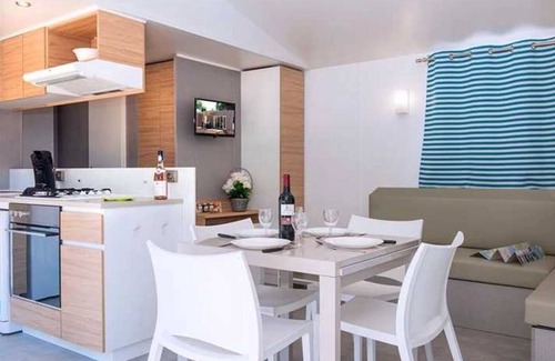 Les Cabanes de Fleury Chalet De Esquí | Chalet 4 étoiles - Parc aquatique - efbh0d