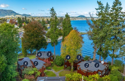 Taupo Chalet De Esquí | Chalet 4, The Retreat - located within a private lakefront estate