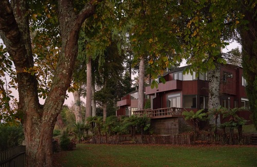 Taupo Chalet De Esquí | Chalet 5, The Retreat - located within a private lakefront estate