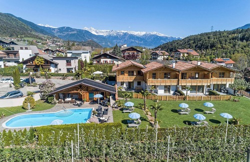 Tesimo Chalet De Esquí | Chalet '6 65m²' con vistas a la montaña, piscina comunitaria y wifi