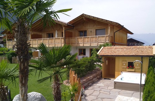 Tesimo Chalet De Esquí | Chalet '6 65m²' con vistas a la montaña, piscina comunitaria y wifi