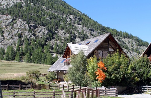Cervieres Cabaña | Chalet 6/9 lugares. Jacuzzi, sauna, chimenea, lugar ideal para el senderismo.