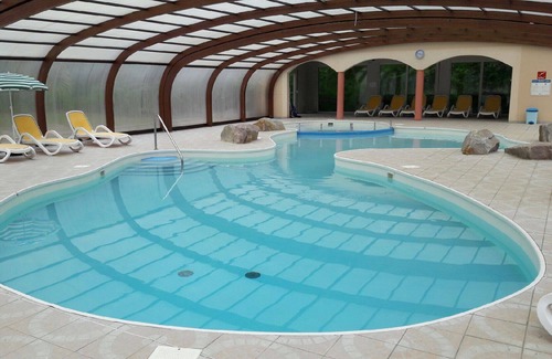 Pleneuf-Val-Andre Chalet De Esquí | alquiler chalet 4 pers piscina cubierta climatizada vista estanque alquiler semanal