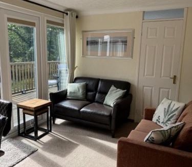 Bont Newydd Chalet De Esquí | Chalet 64, Lakeside, Glan Gwna Holiday Park