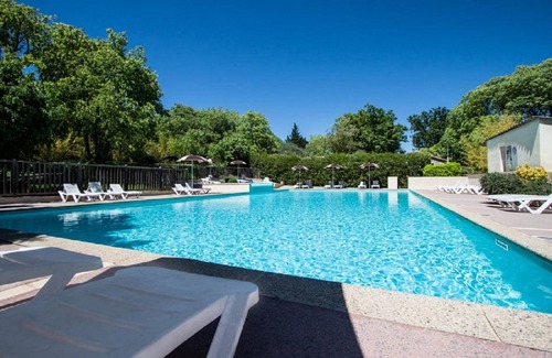 Montreal Chalet De Esquí | Chalet 7 La clé des champs, South Ardèche, quiet, ideal for couples, pool view